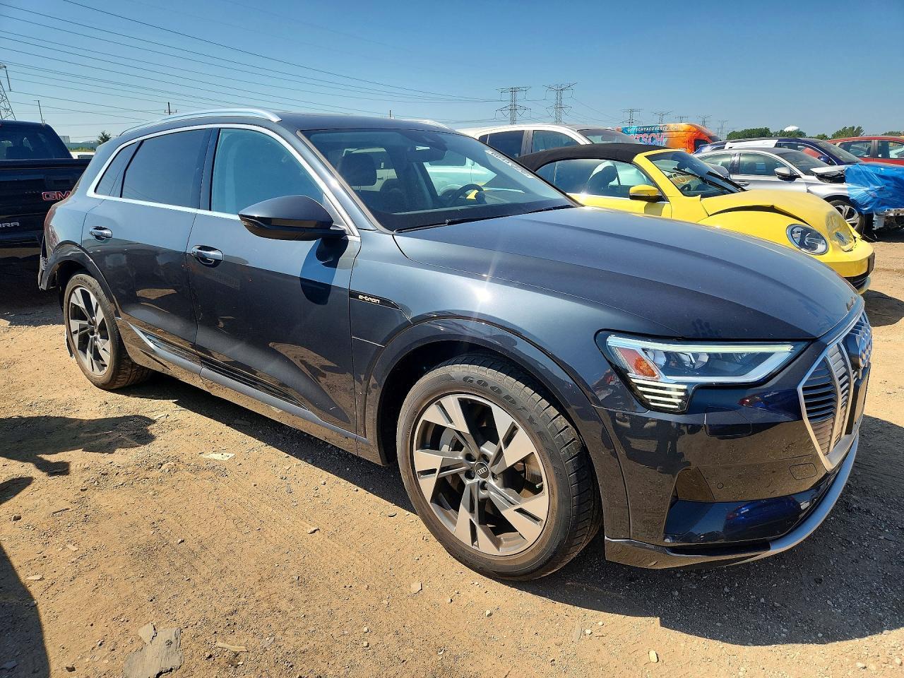 2021 Audi E-Tron Premium - Фото 4