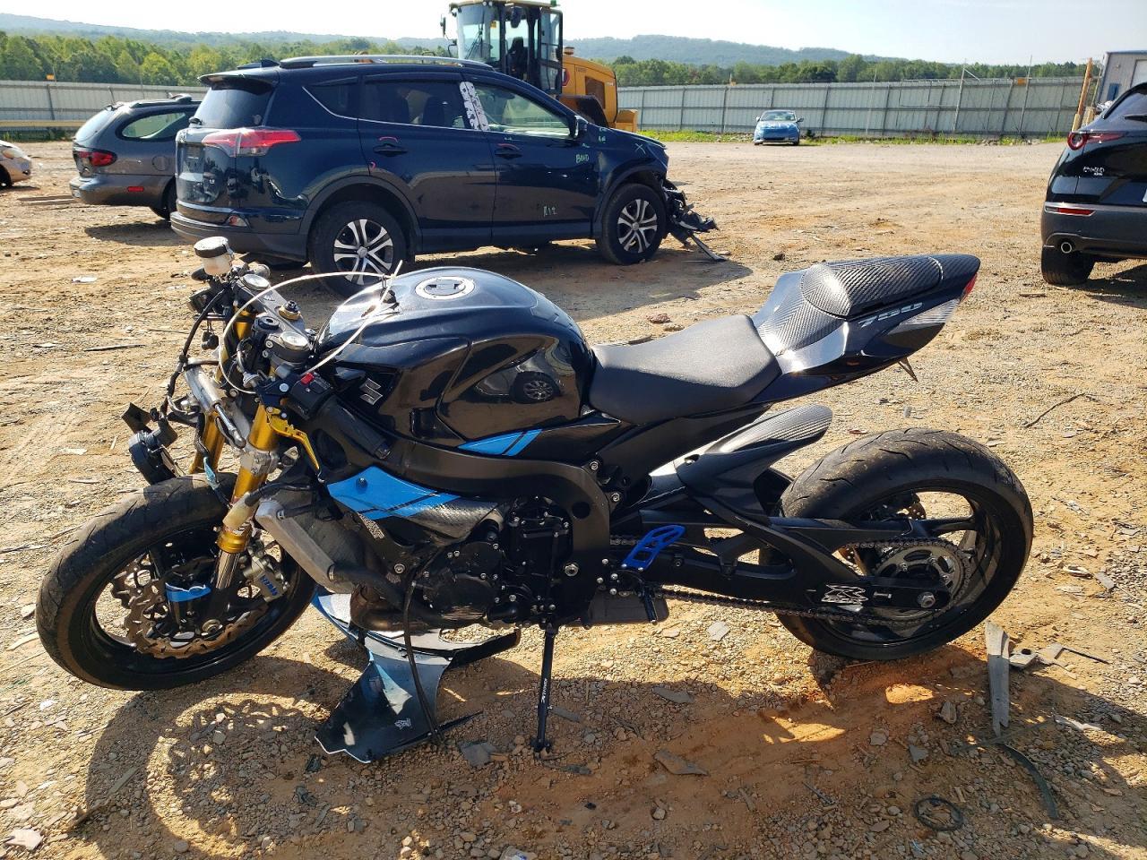 2024 Suzuki Gsx-R750 - Фото 3