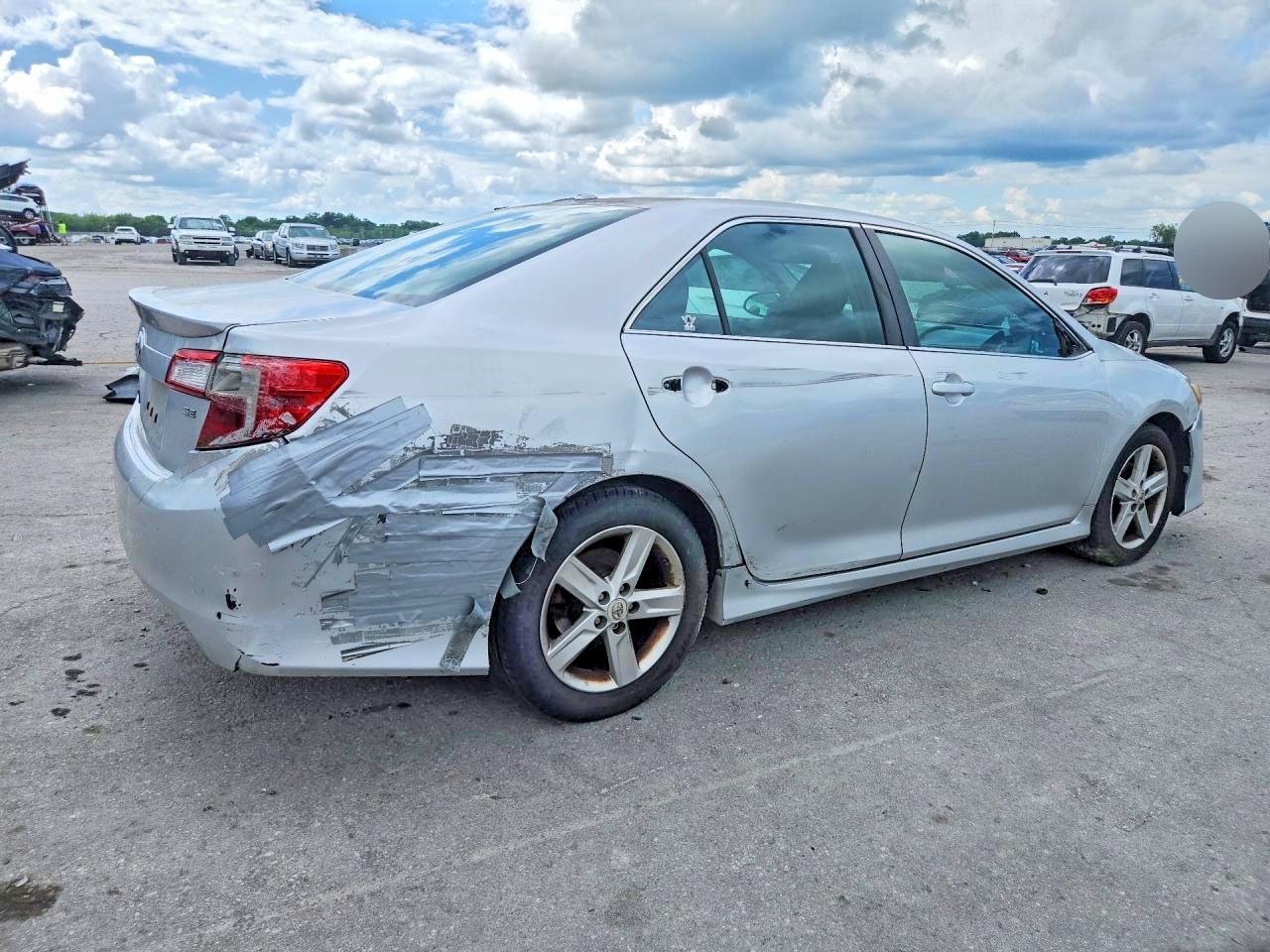 2012 Toyota Camry Se - Image 3