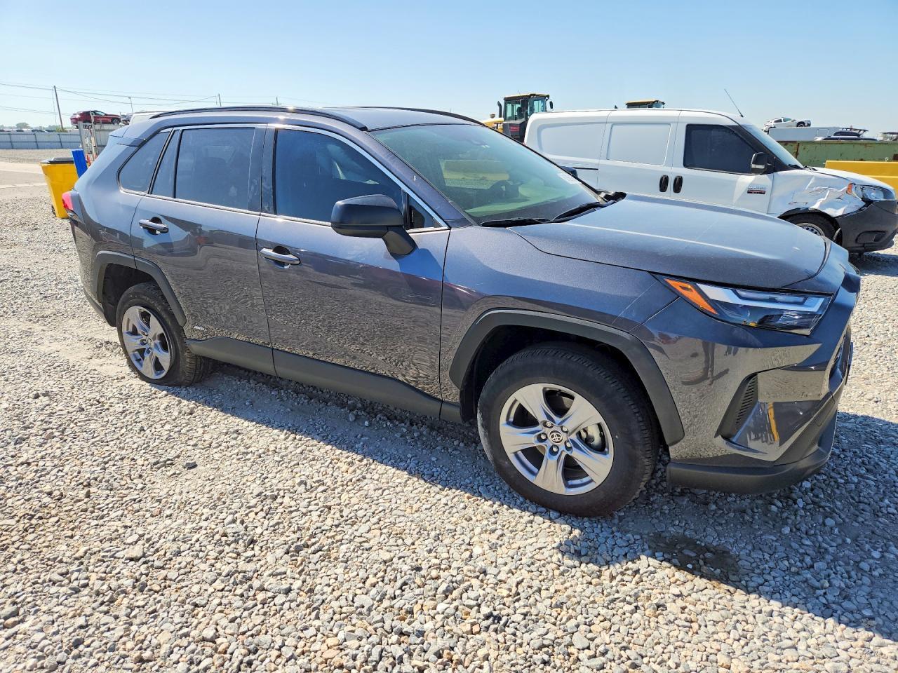 2025 Toyota Rav4 Le - Фото 4