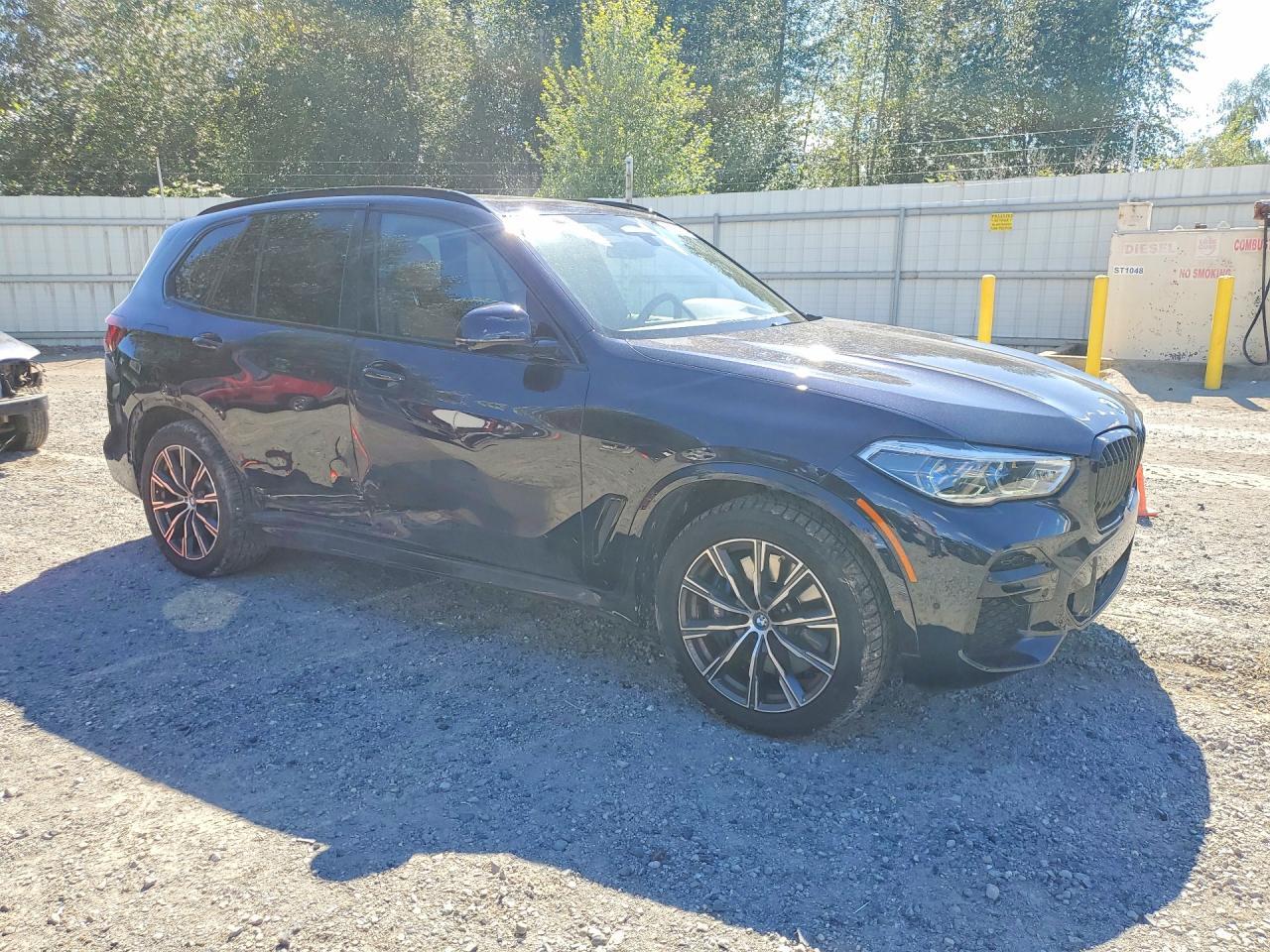 2022 BMW X5 xDrive45E - Image 4