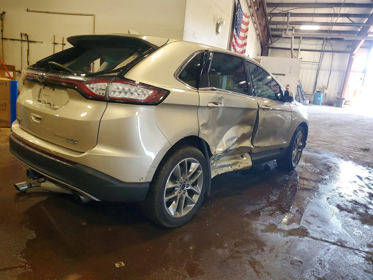 2017 Ford Edge Titanium - Image 3
