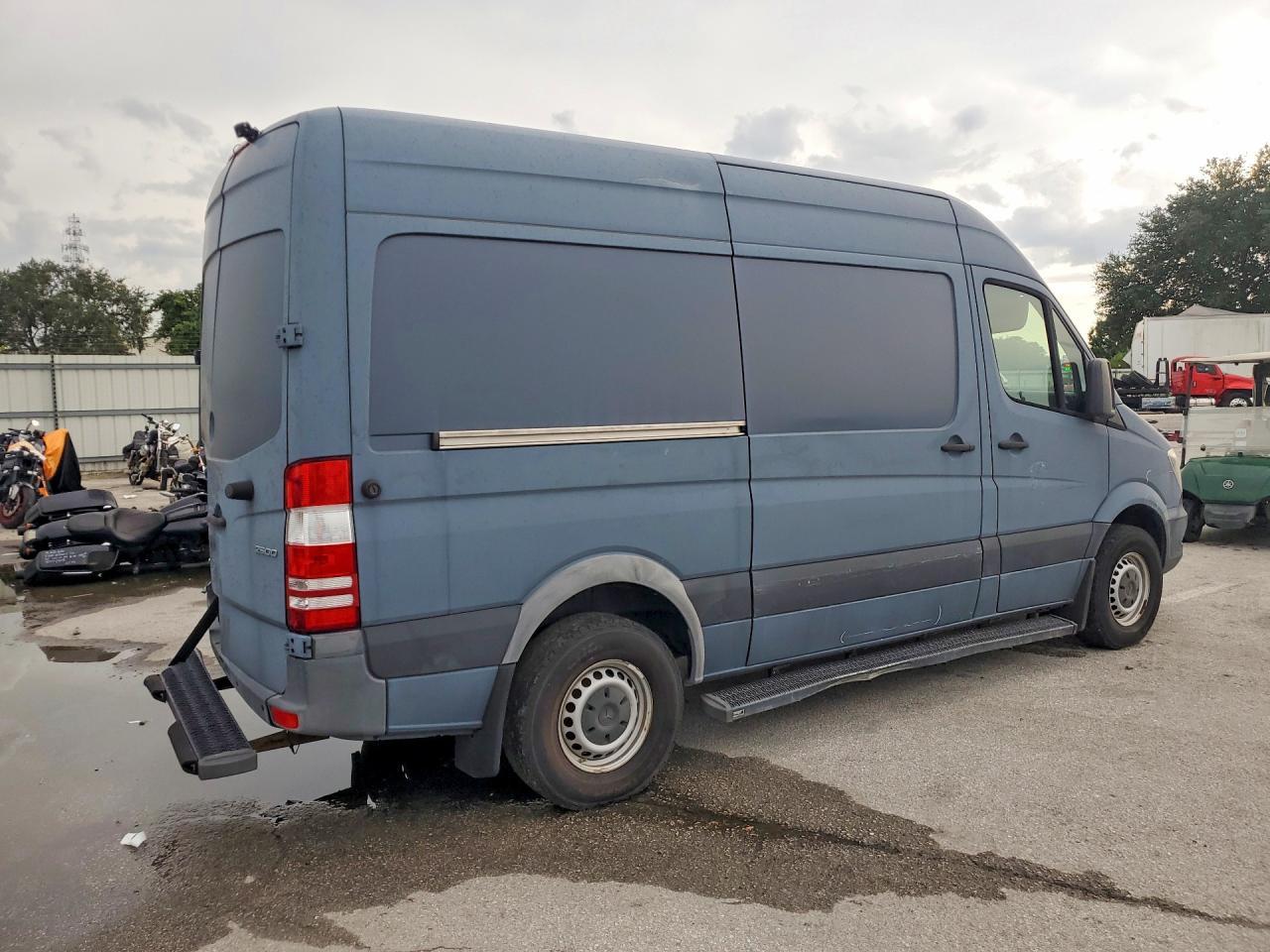 2018 Mercedes-Benz Sprinter 2500 Delivery Van - Фото 3