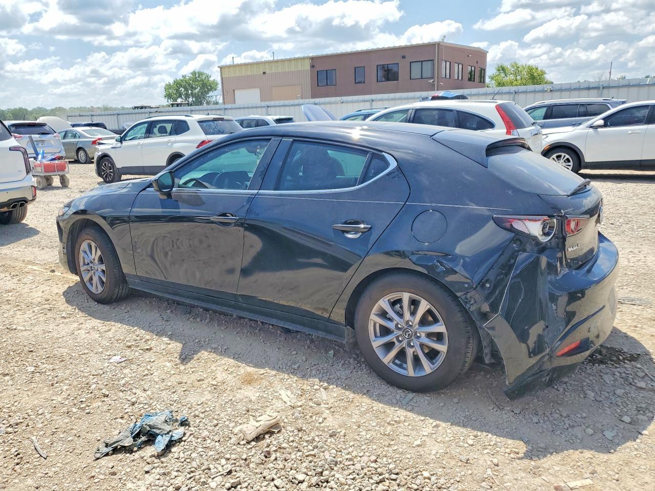 2022 Mazda 3 - Фото 2
