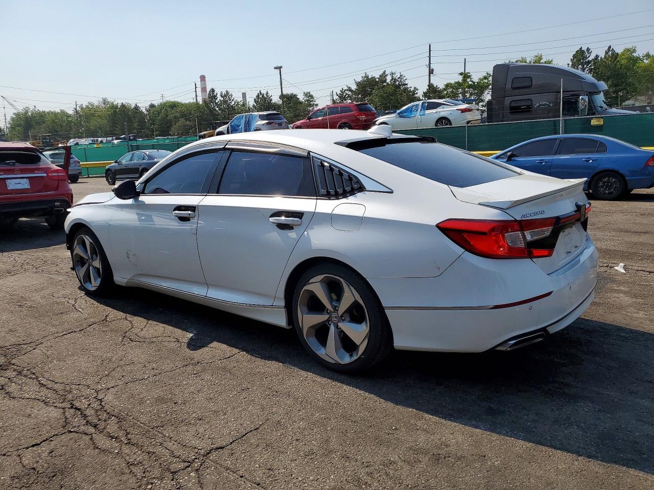 2018 Honda Accord Touring - Фото 2