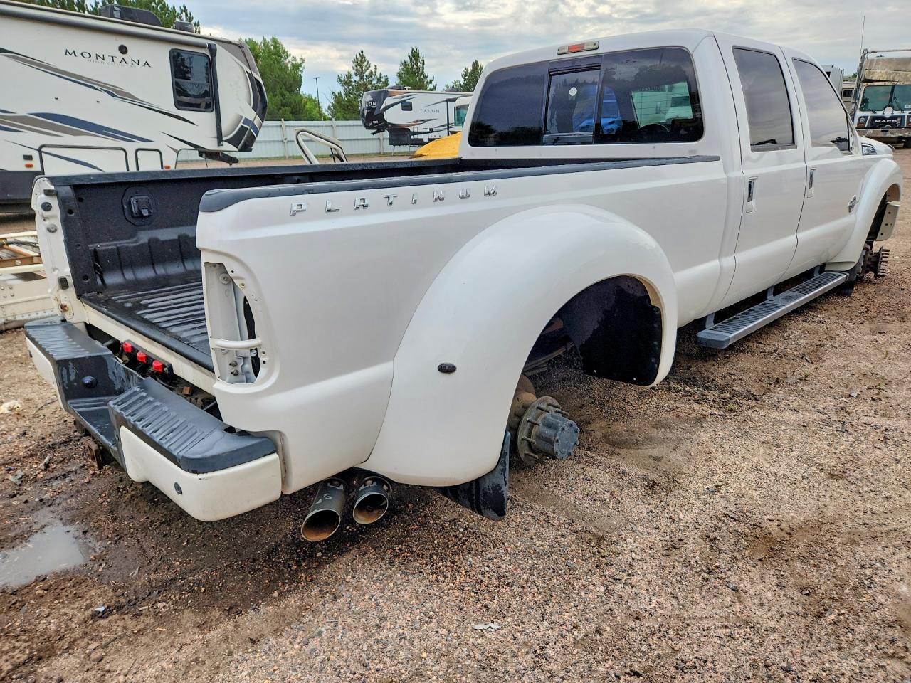 2015 Ford F450 Super Duty - Image 3