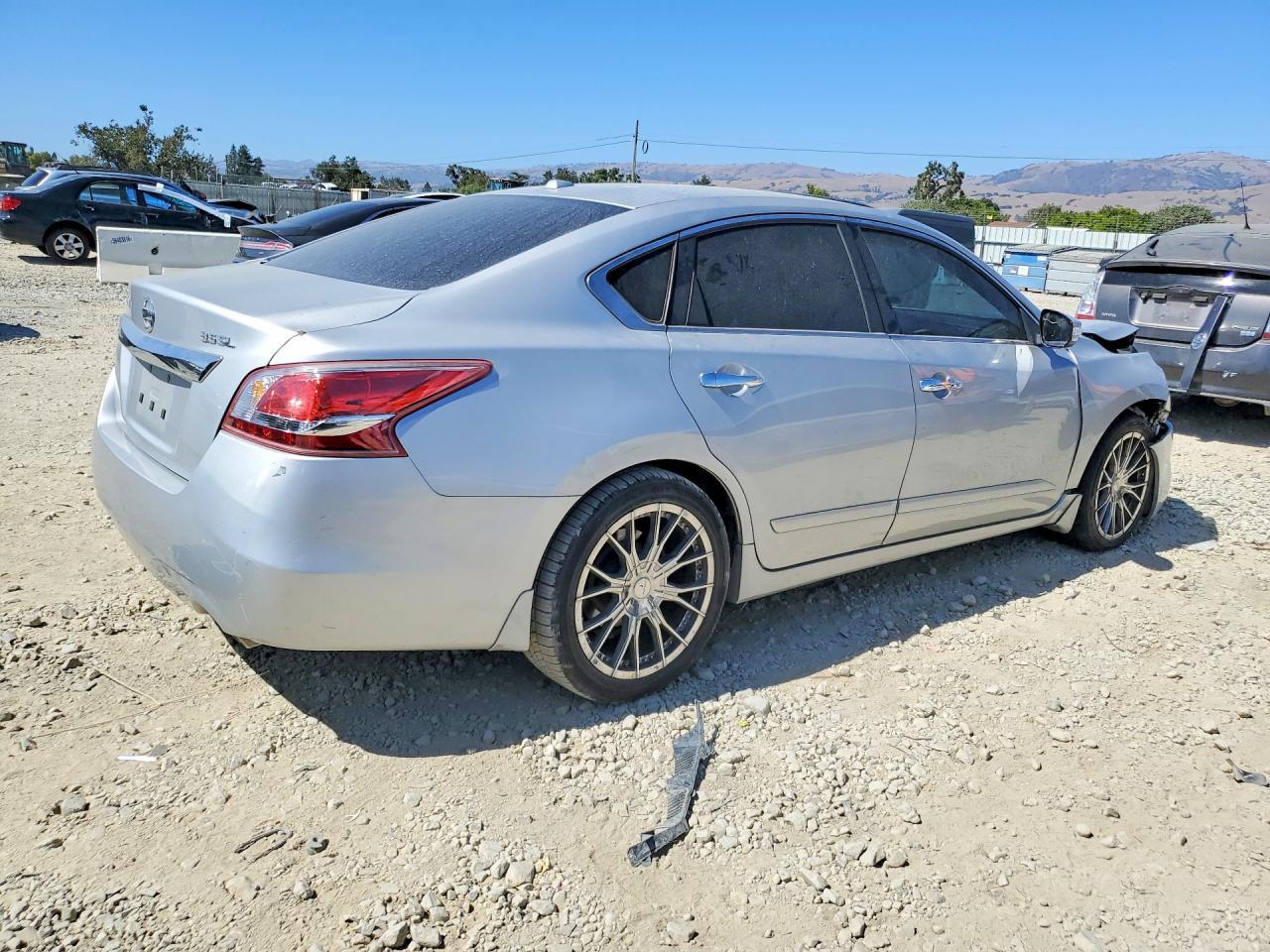 2013 Nissan Altima 3.5 S - Фото 3