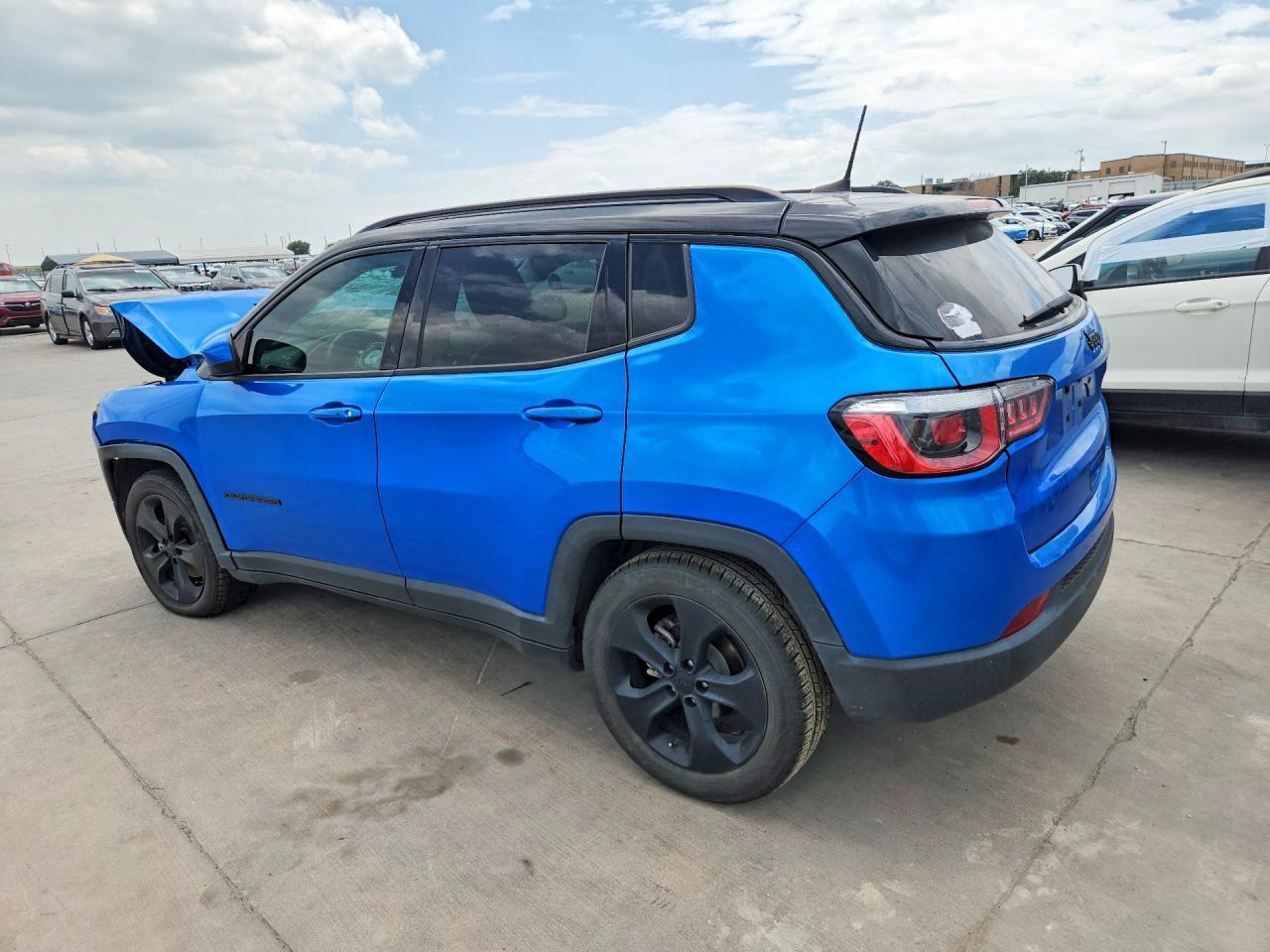 2020 Jeep Compass Latitude - Фото 2