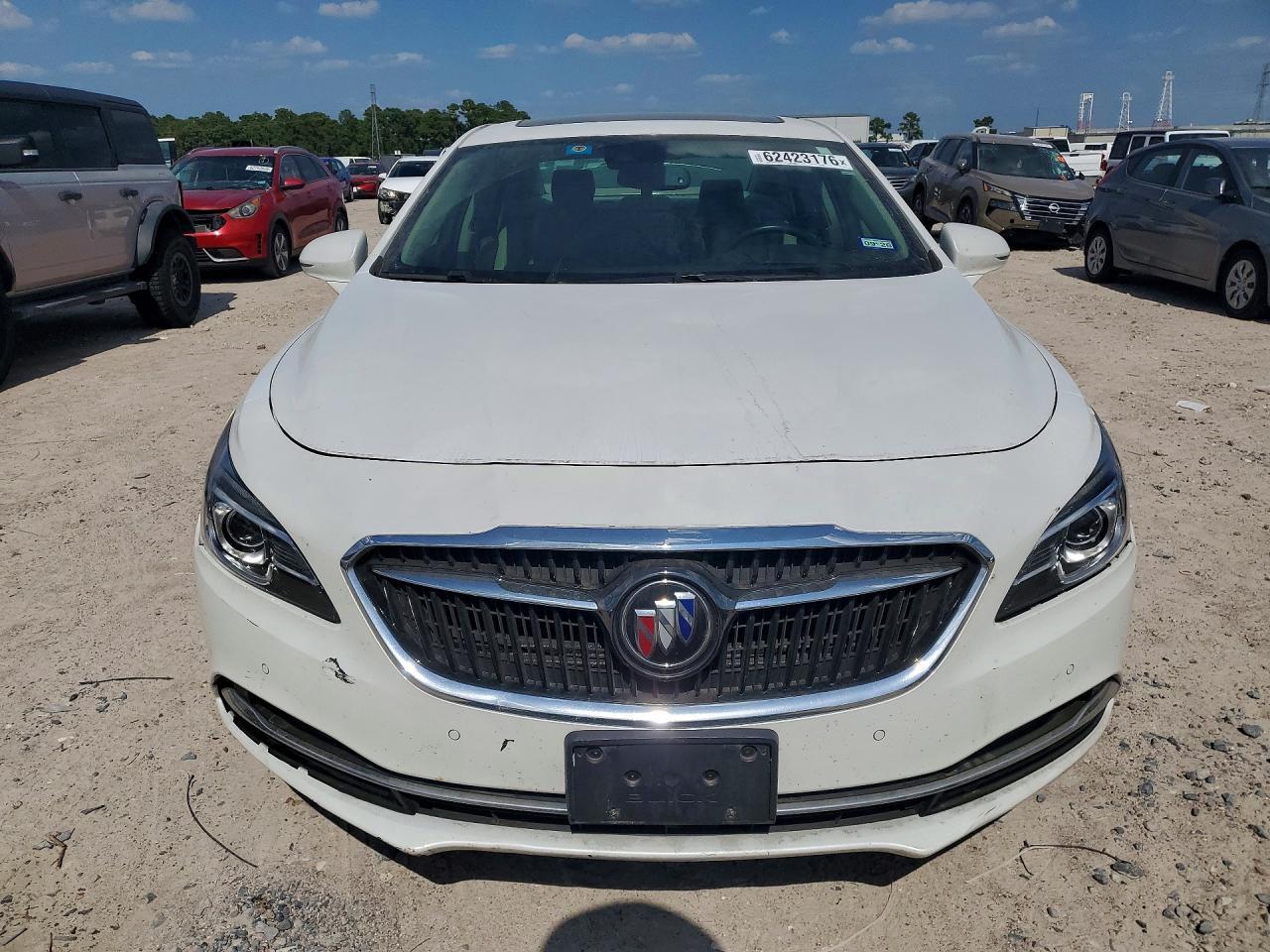 2017 Buick Lacrosse - Image 5
