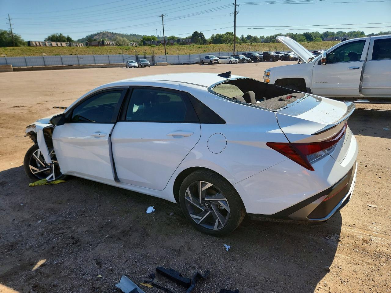 2025 Hyundai Elantra Sel Sport - Фото 2
