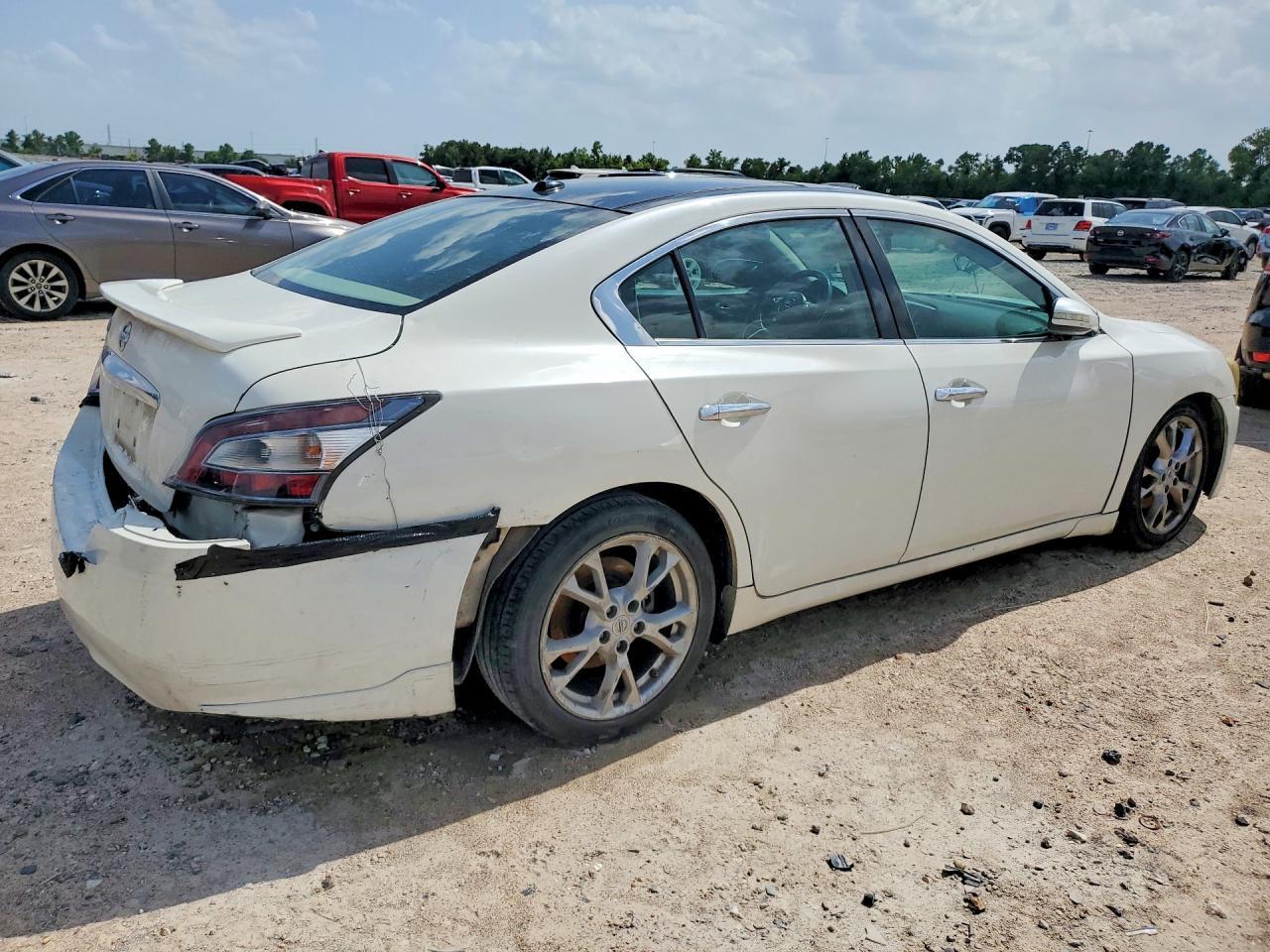 2013 Nissan Maxima - Image 3