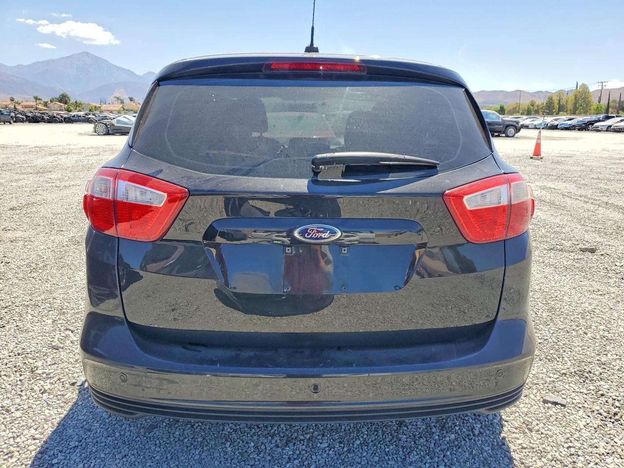 2015 Ford C-Max Se - Фото 6