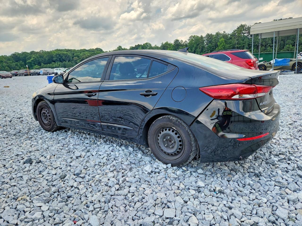 2017 Hyundai Elantra Se - Image 2