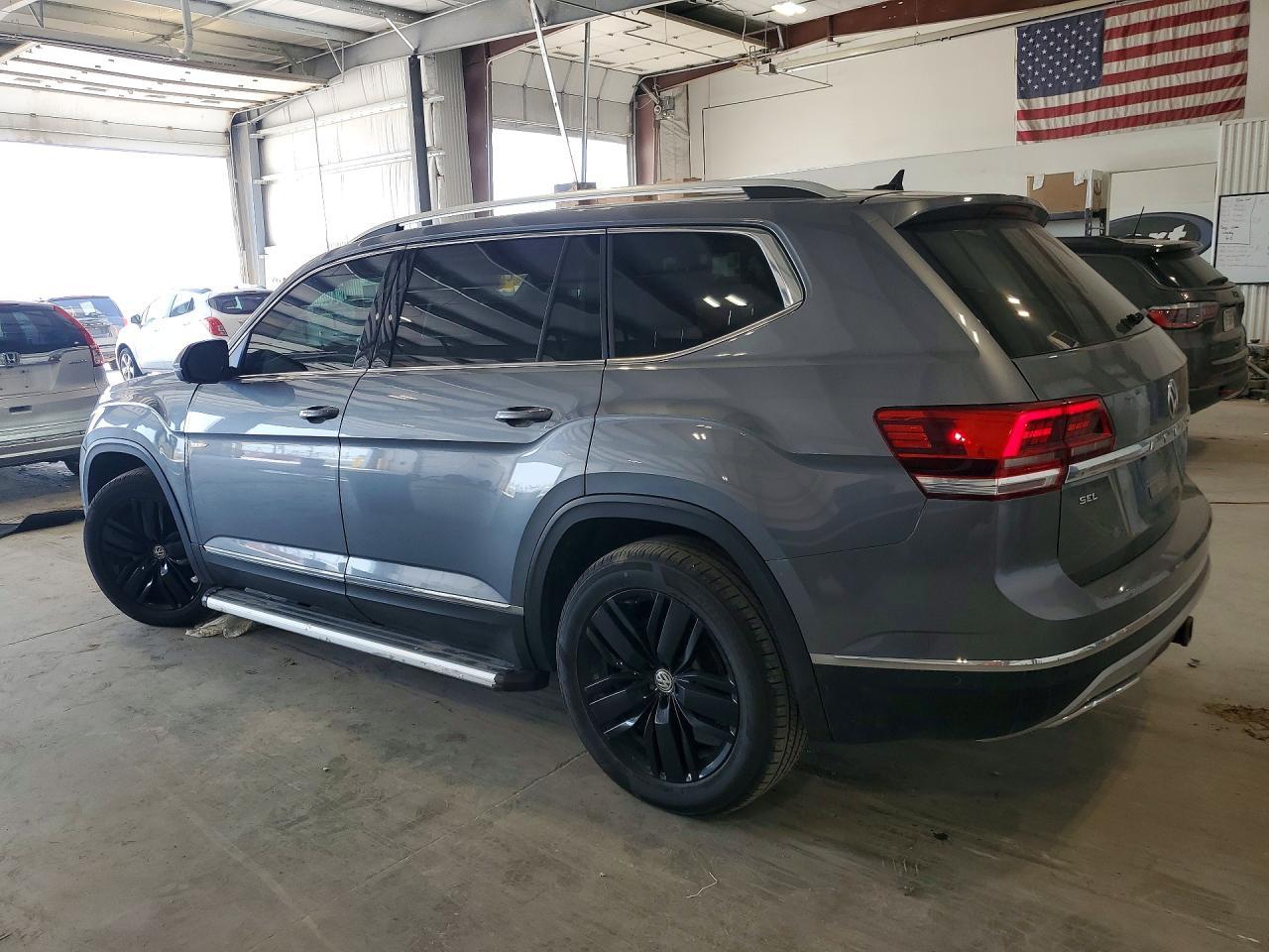 2019 Volkswagen Atlas Sel Premium - Image 2