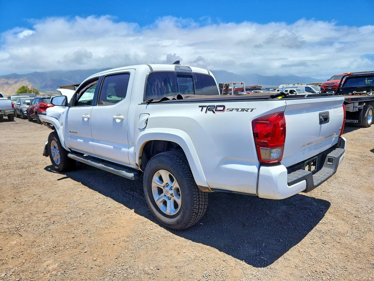 2017 Toyota Tacoma - Фото 2