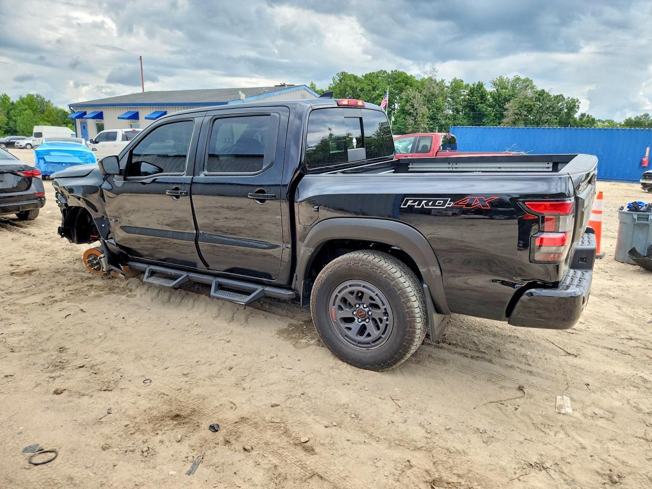 2026 Nissan Frontier Pro-4X - Фото 2