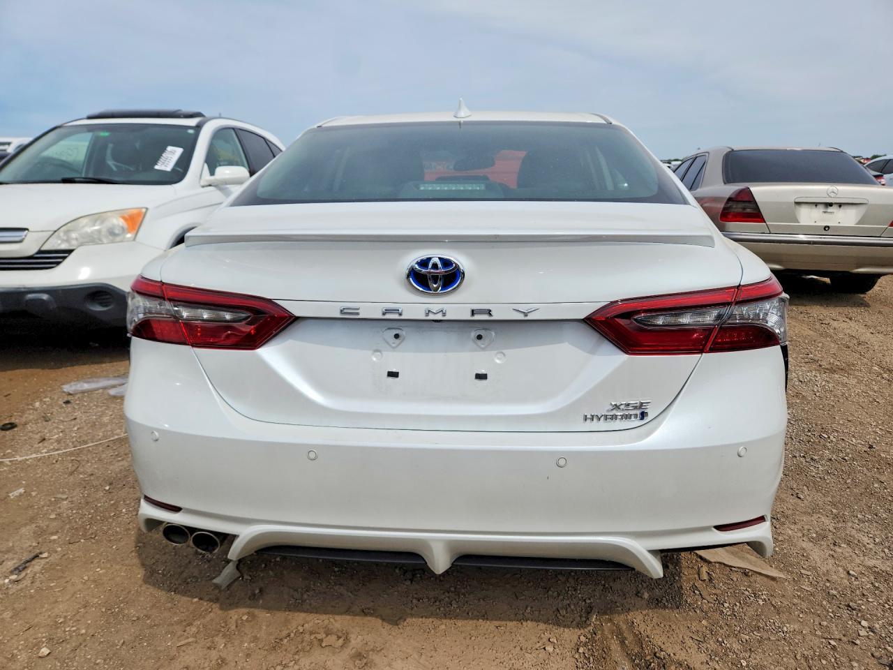 2022 Toyota Camry Xse - Фото 6