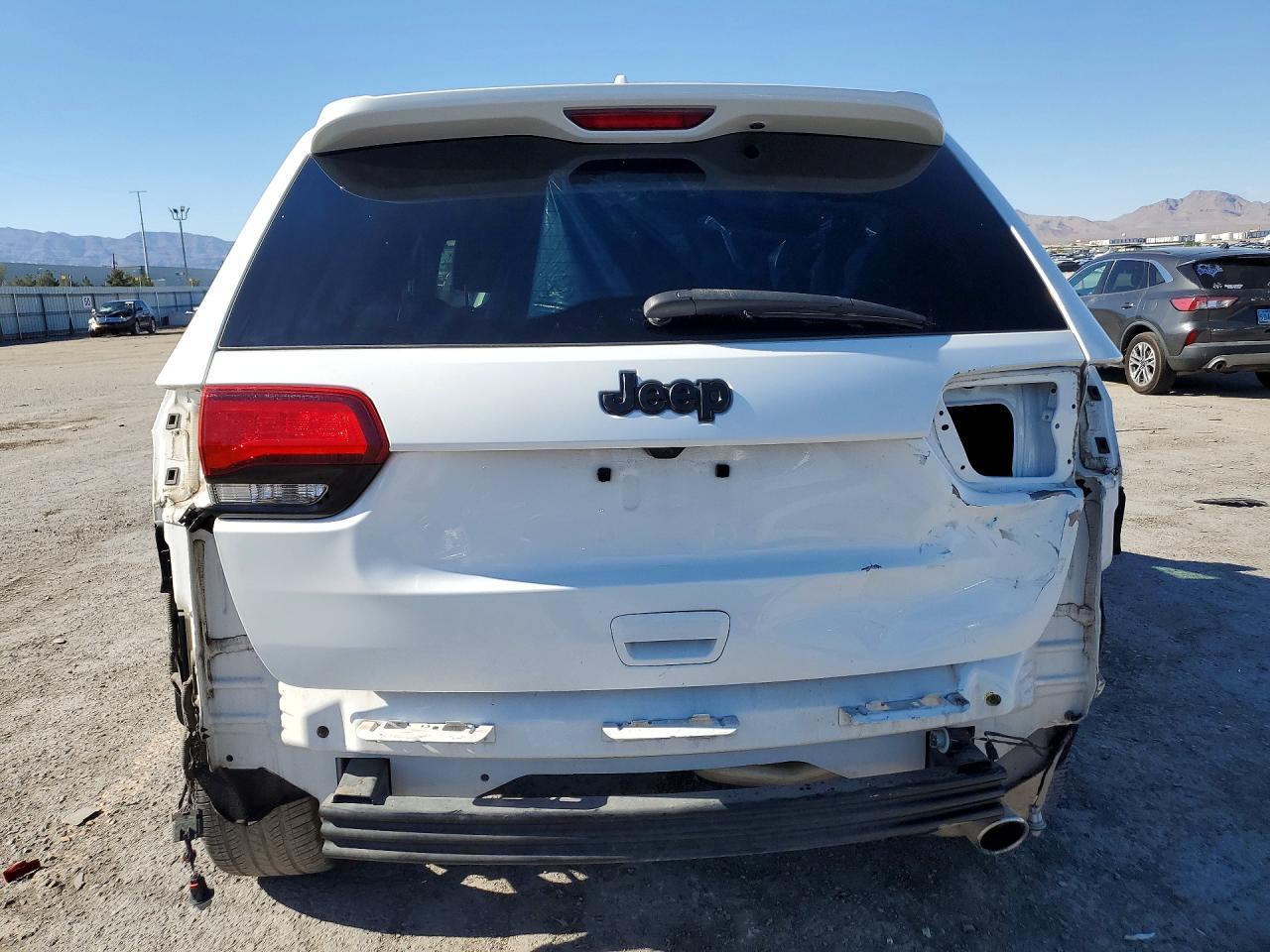 2021 Jeep Grand Cherokee Laredo - Image 6