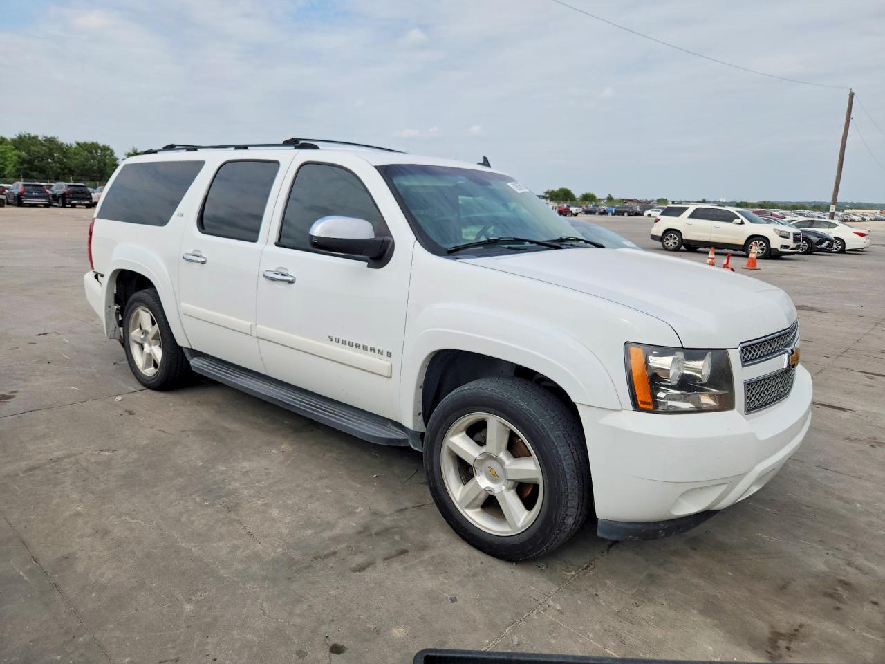 2007 Chevrolet Suburban C1500 - Image 4