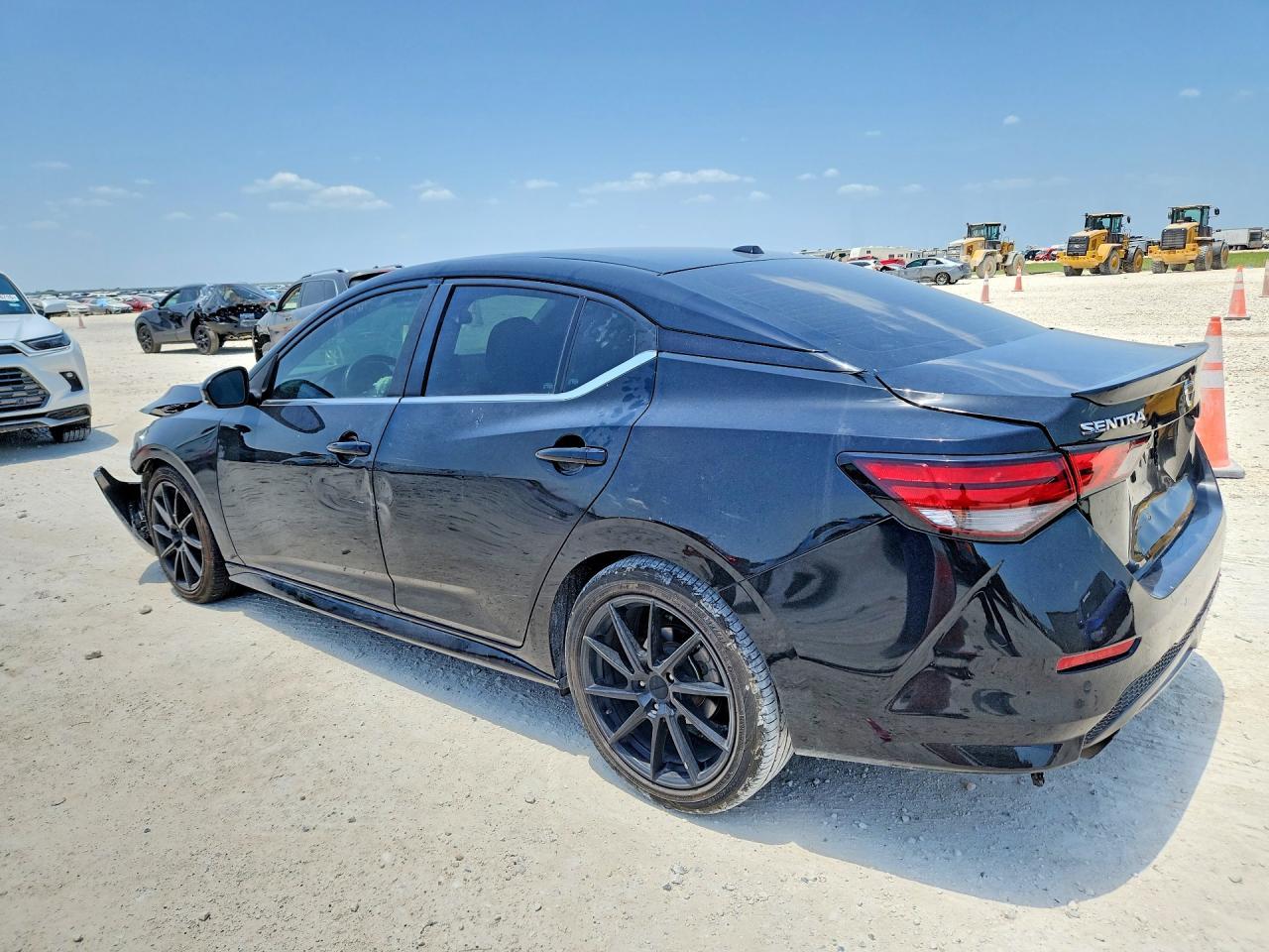 2021 Nissan Sentra Sr - Image 2