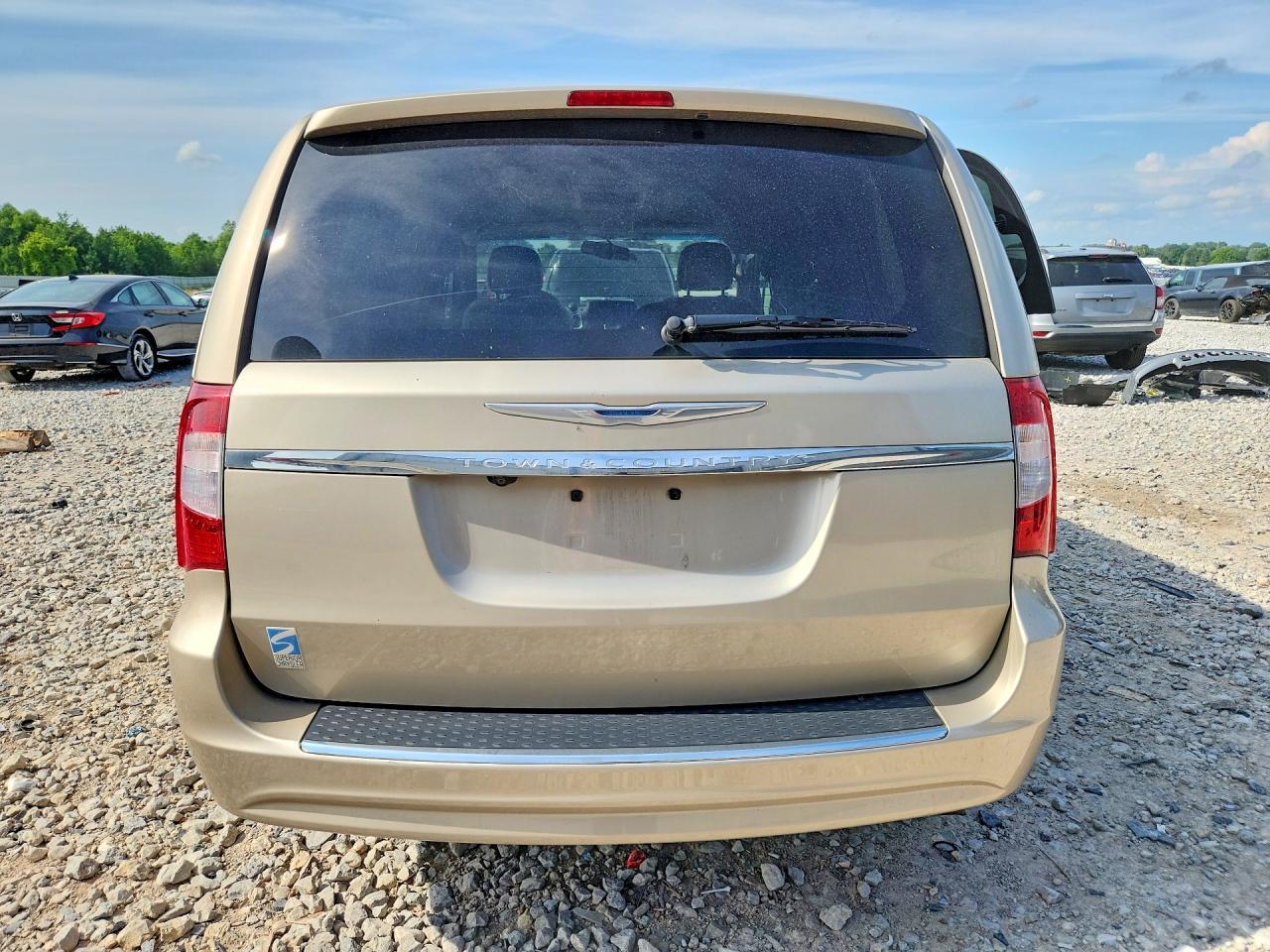 2016 Chrysler Town & Country Touring - Фото 6
