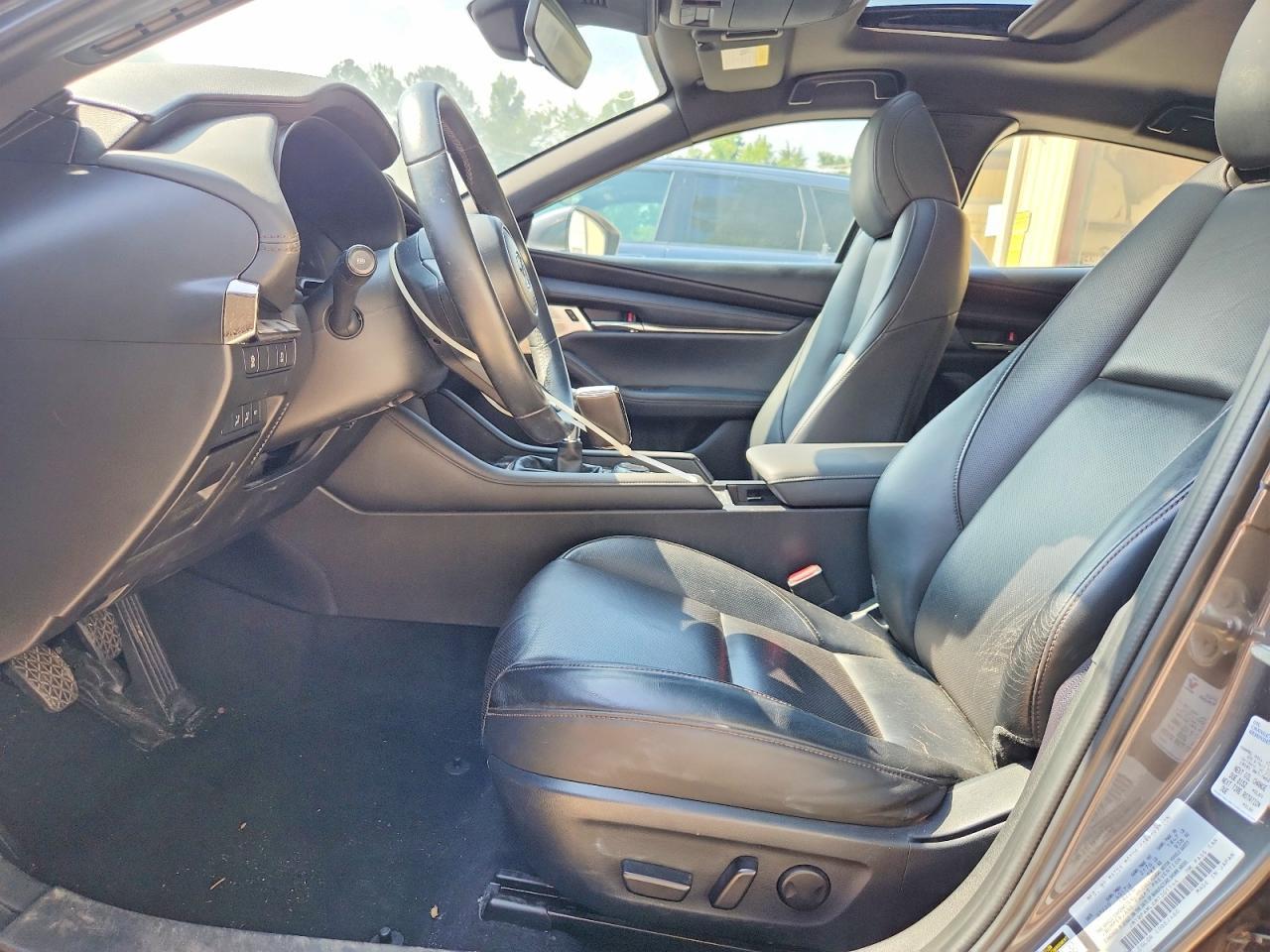 2021 Mazda 3 Premium - Image 7