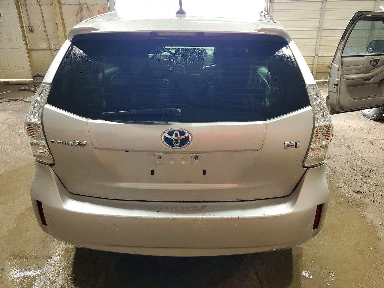2013 Toyota Prius V Five - Фото 6