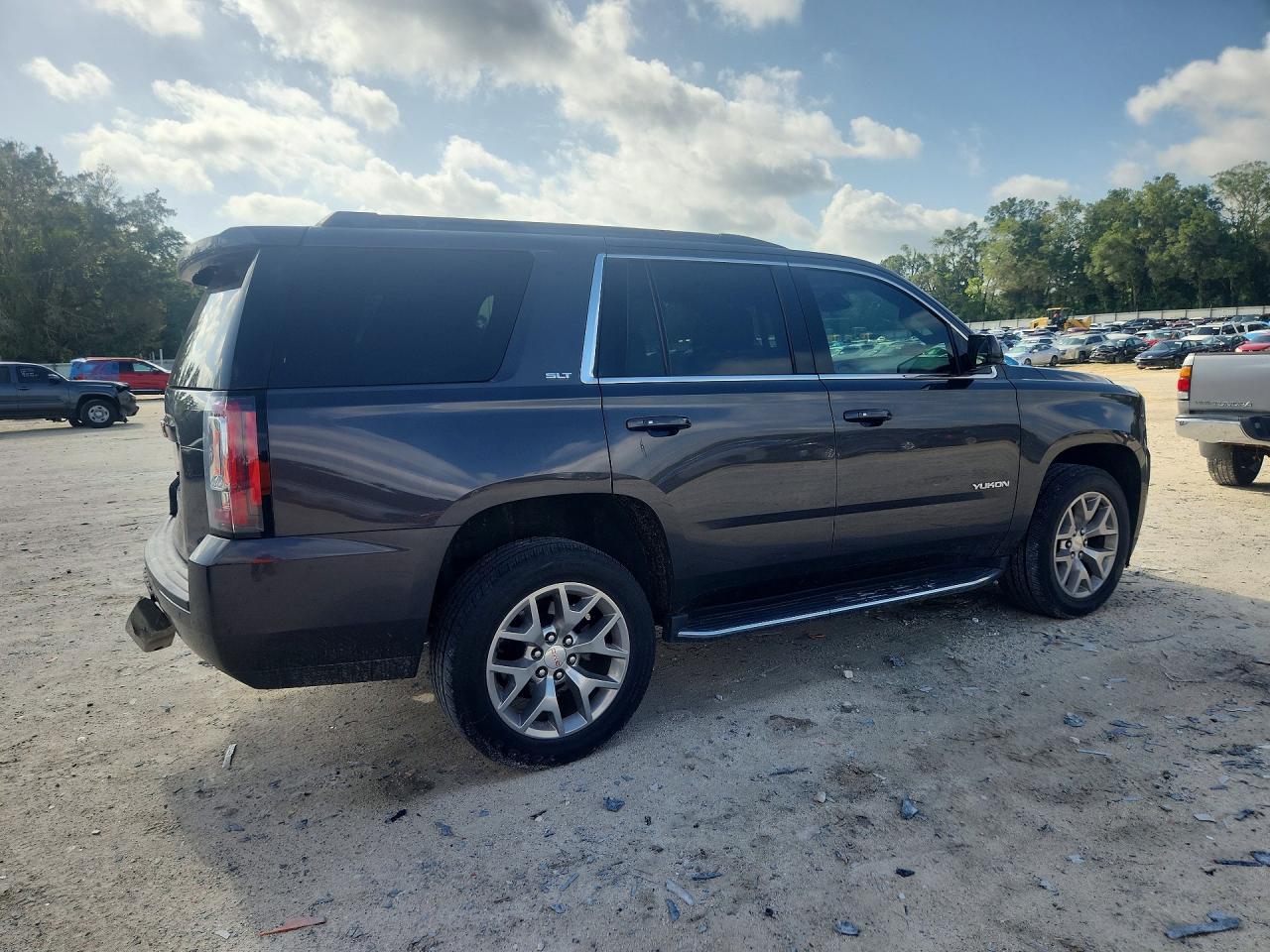 2018 GMC Yukon Slt - Фото 3