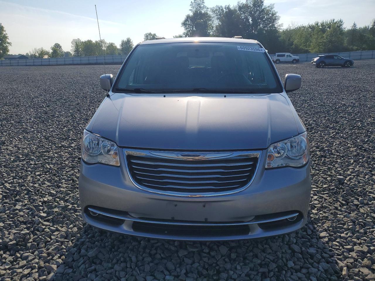 2016 Chrysler Town & Country Touring - Фото 5