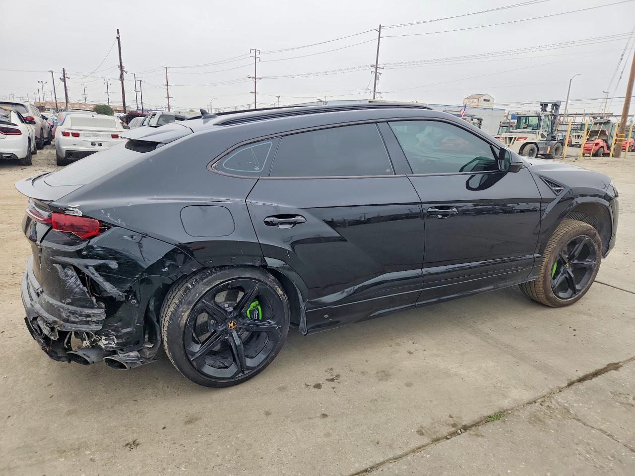 2019 Lamborghini Urus - Фото 3