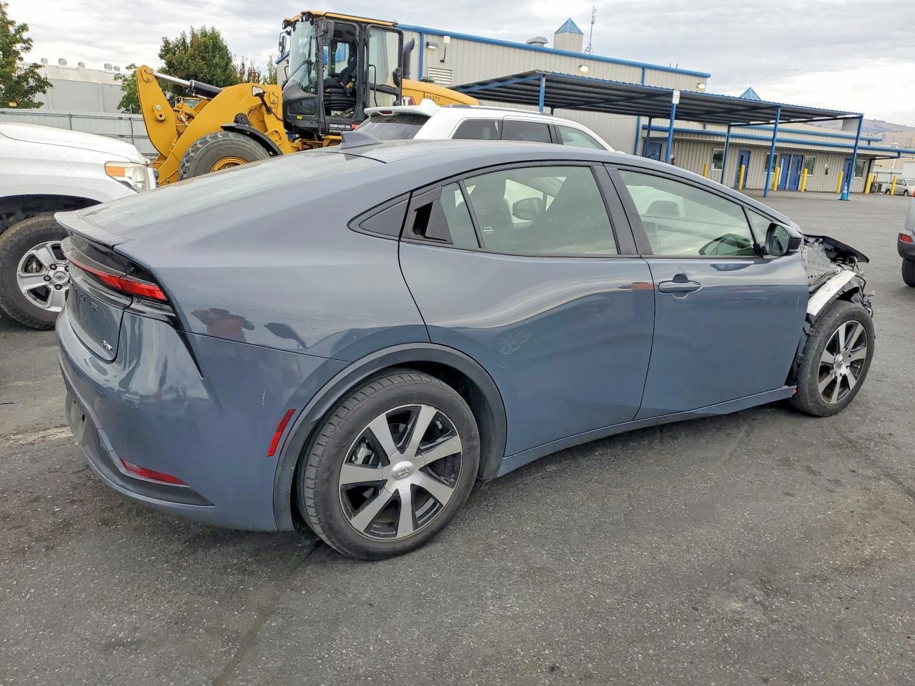 2024 Toyota Prius Le - Фото 3