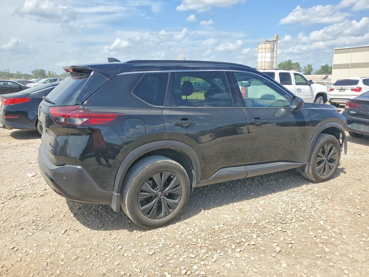 2023 Nissan Rogue Sv - Фото 3