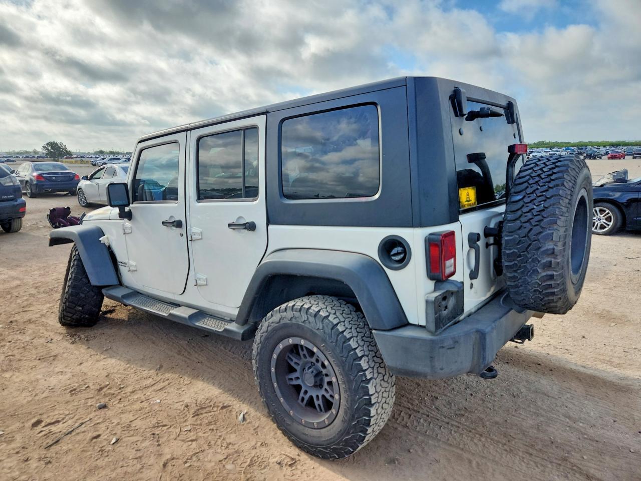 2010 Jeep Wrangler Unlimited Sport - Фото 2