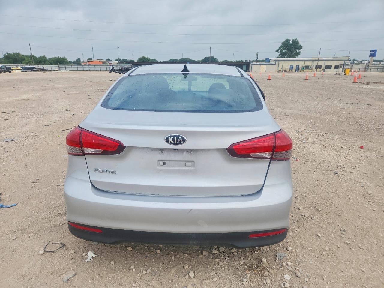 2017 Kia Forte Lx - Image 6