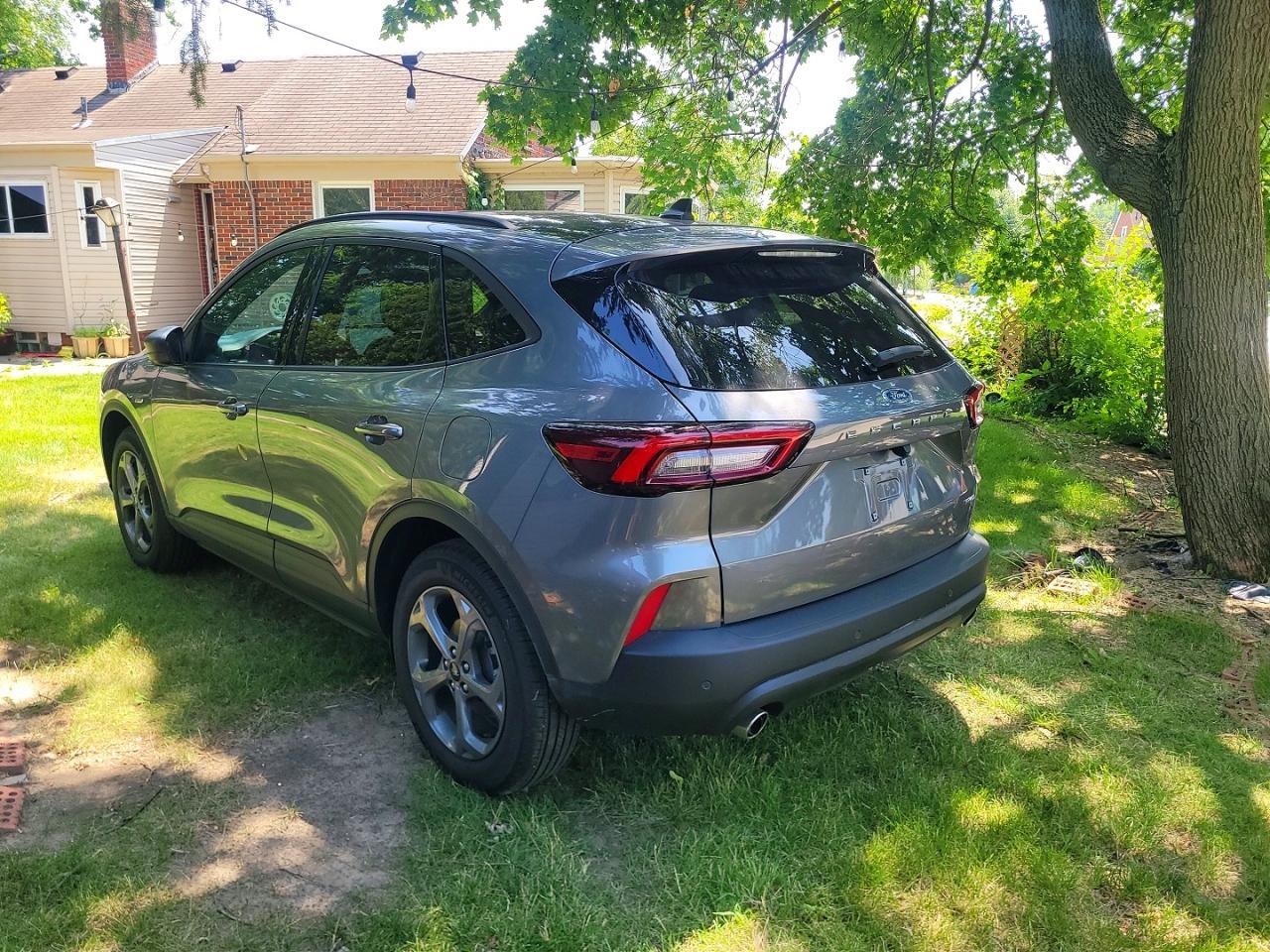 2025 Ford Escape St Line - Image 3