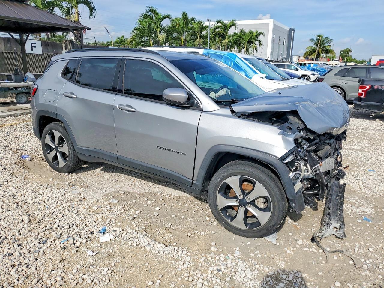 2020 Jeep Compass Latitude - Image 4