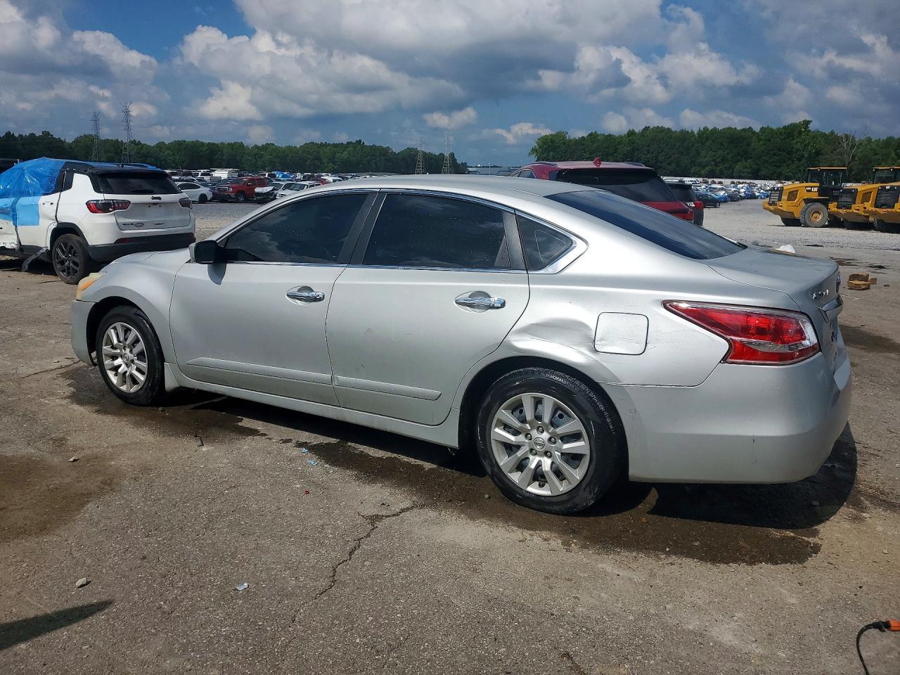 2013 Nissan Altima 2.5 - Фото 2