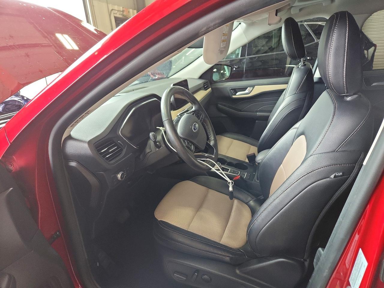 2022 Ford Escape Titanium - Image 7