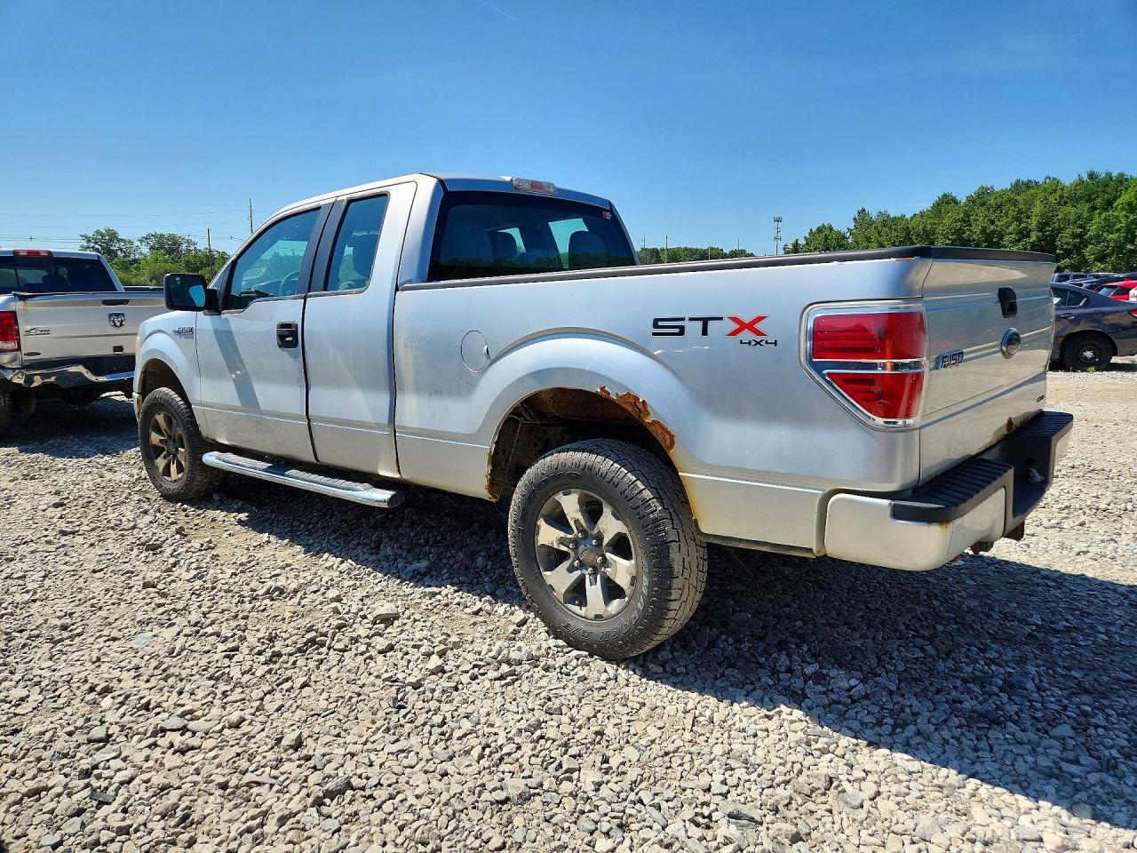 2013 Ford F150 Super Cab - Фото 2