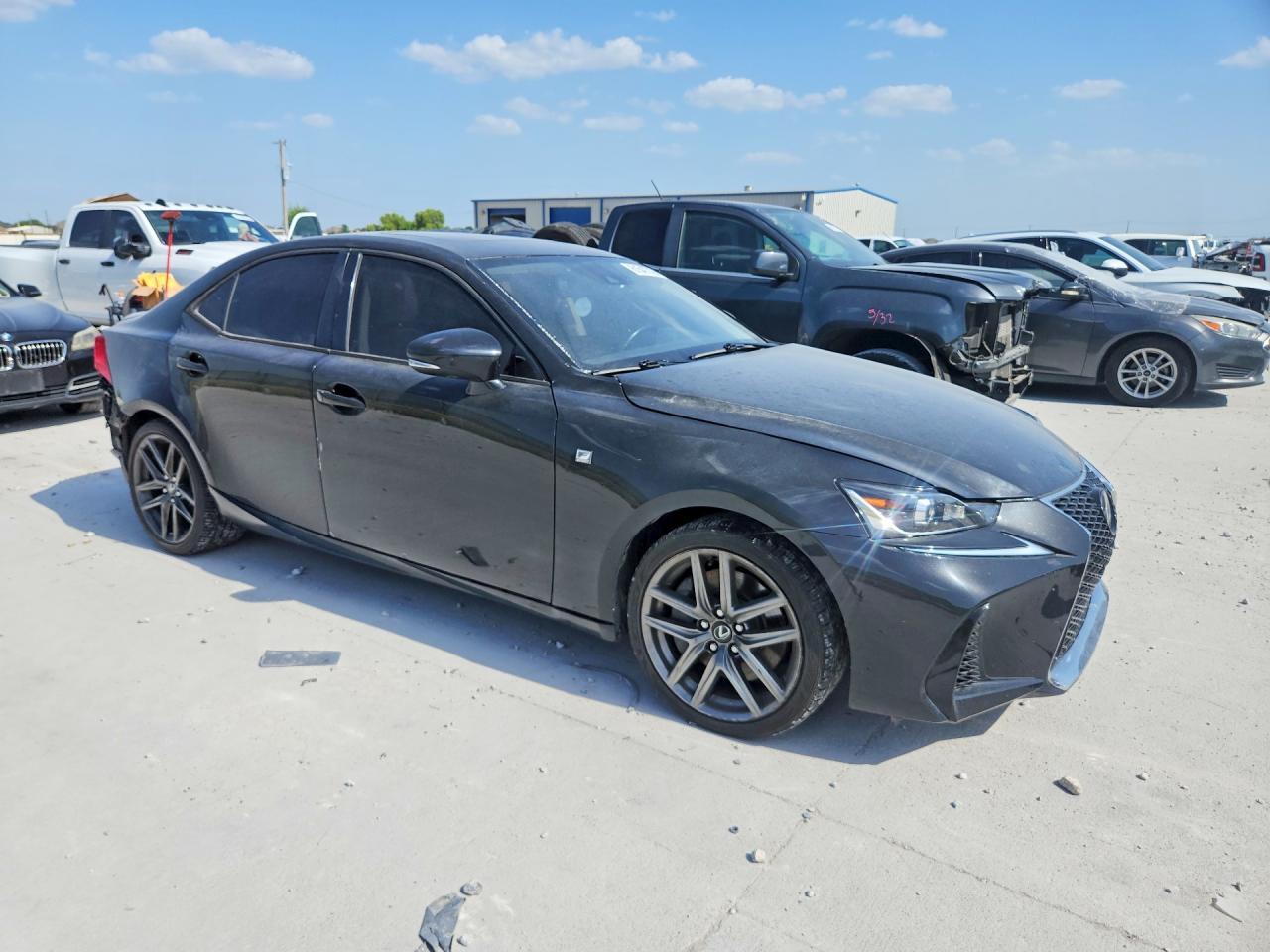 2017 Lexus Is 300 - Image 4
