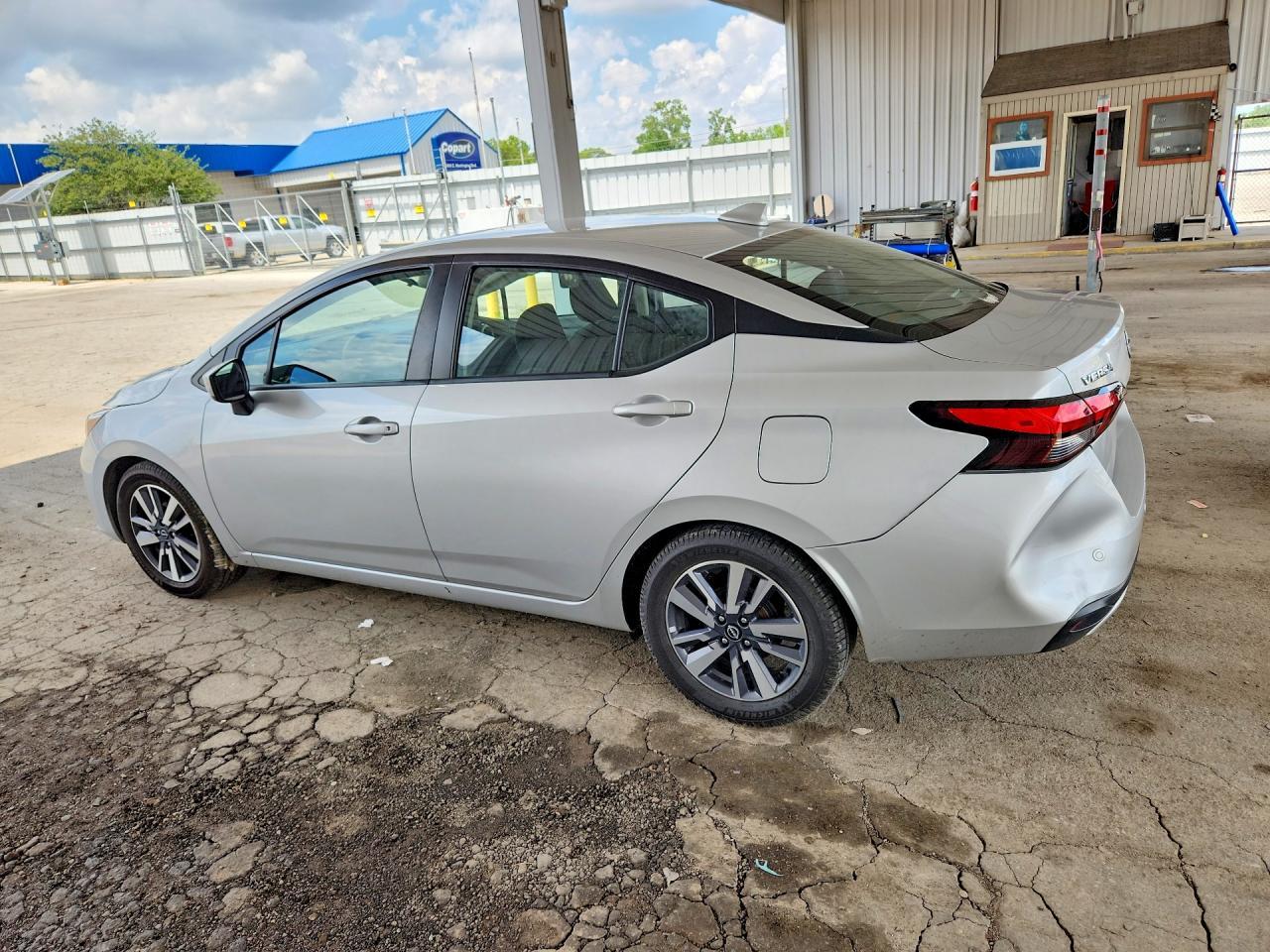 2023 Nissan Versa Sv - Фото 2