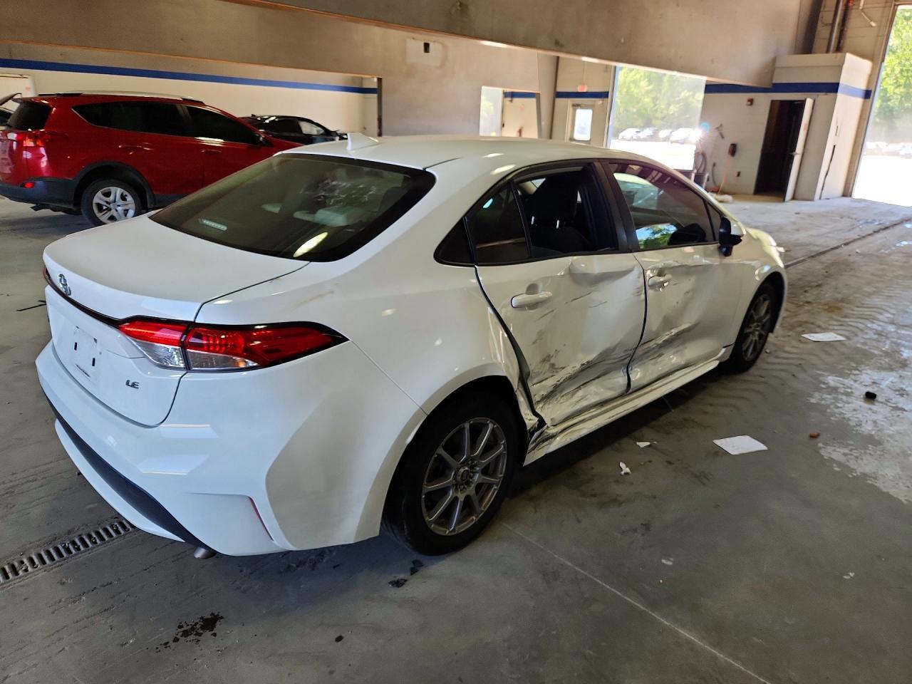 2021 Toyota Corolla Le - Фото 3
