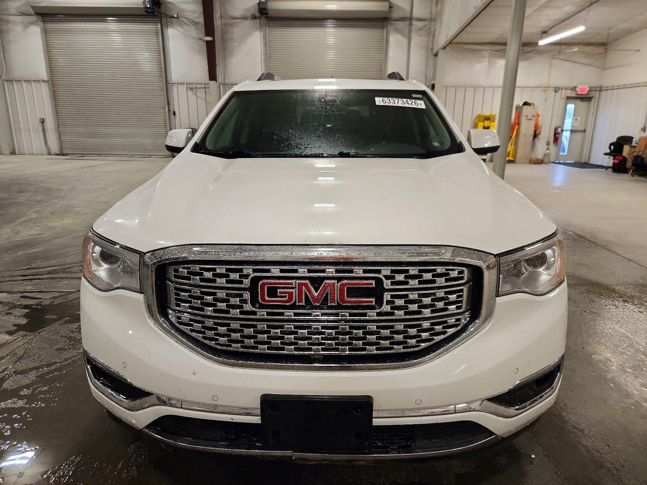 2017 GMC Acadia Denali - Image 5