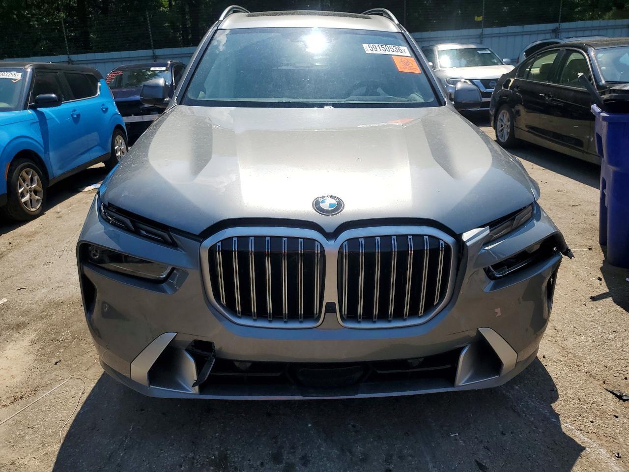 2025 BMW X7 xDrive40I - Image 5