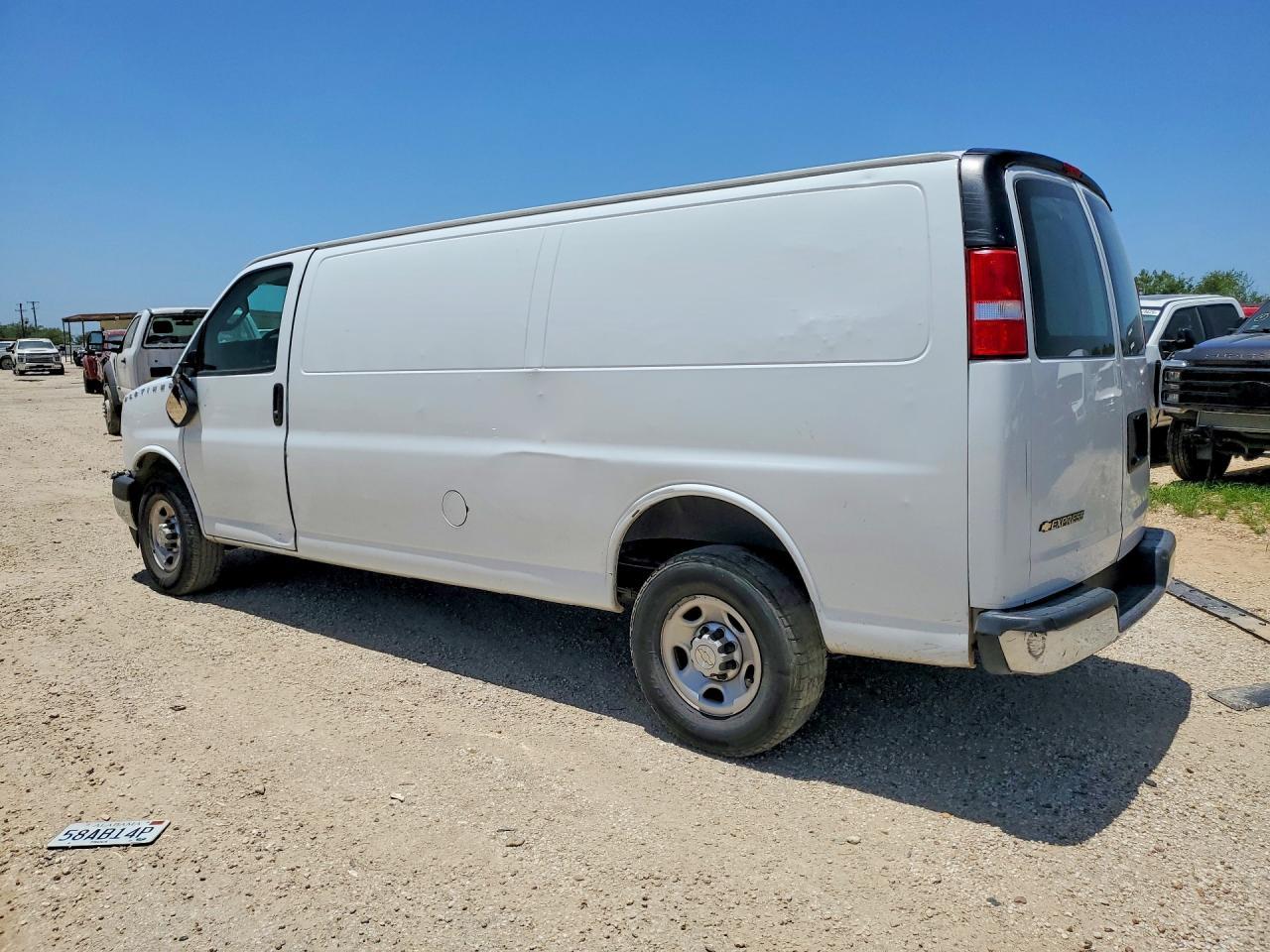 2021 Chevrolet Express 2500 Cargo Delivery Van - Фото 2
