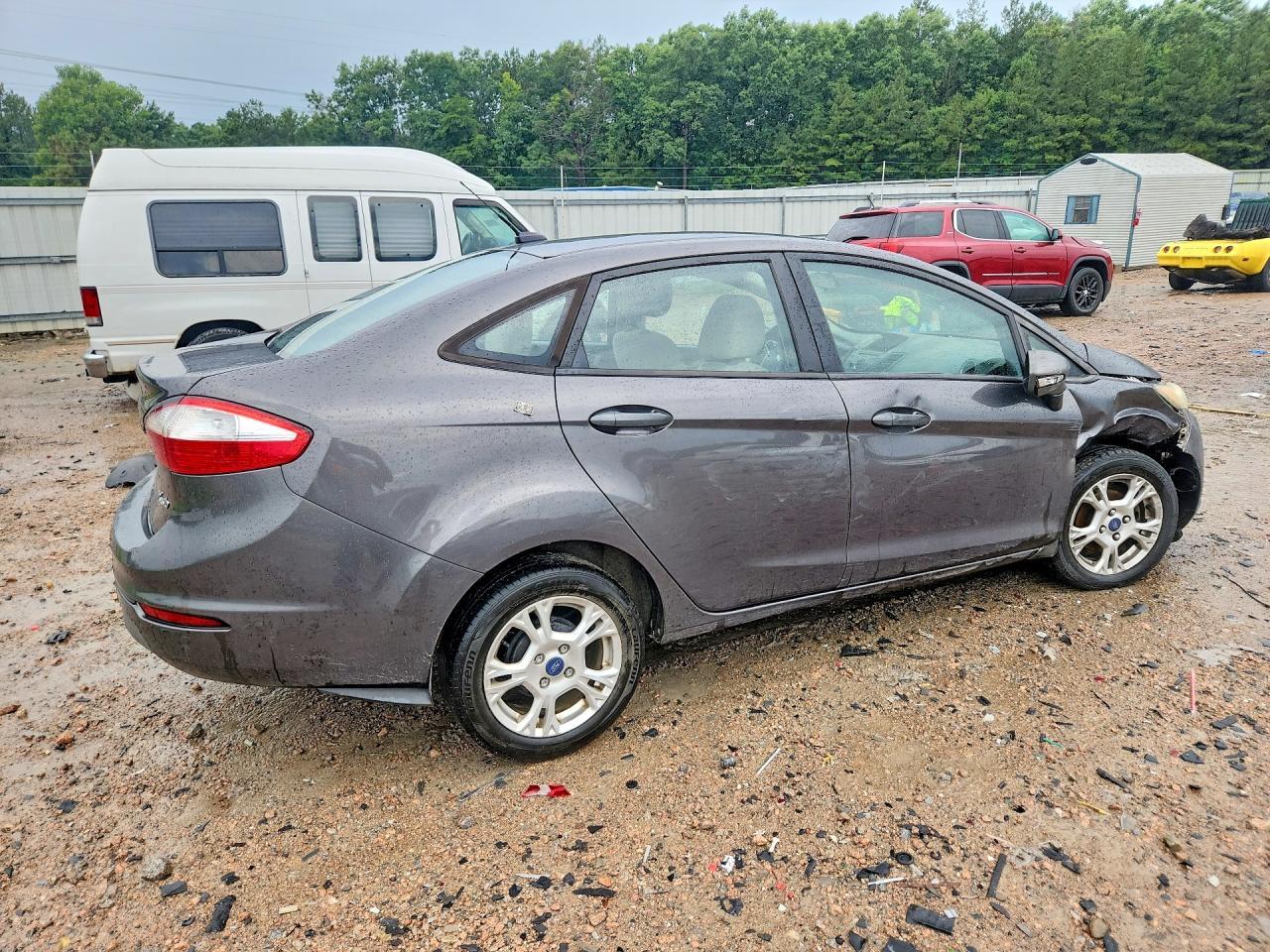2015 Ford Fiesta Se - Image 3