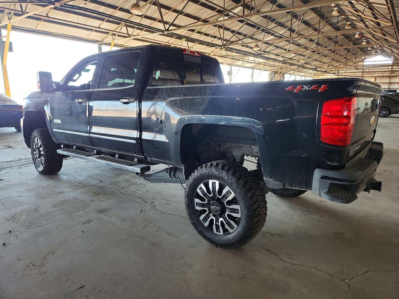 2018 Chevrolet Silverado K2500 High Country - Фото 2