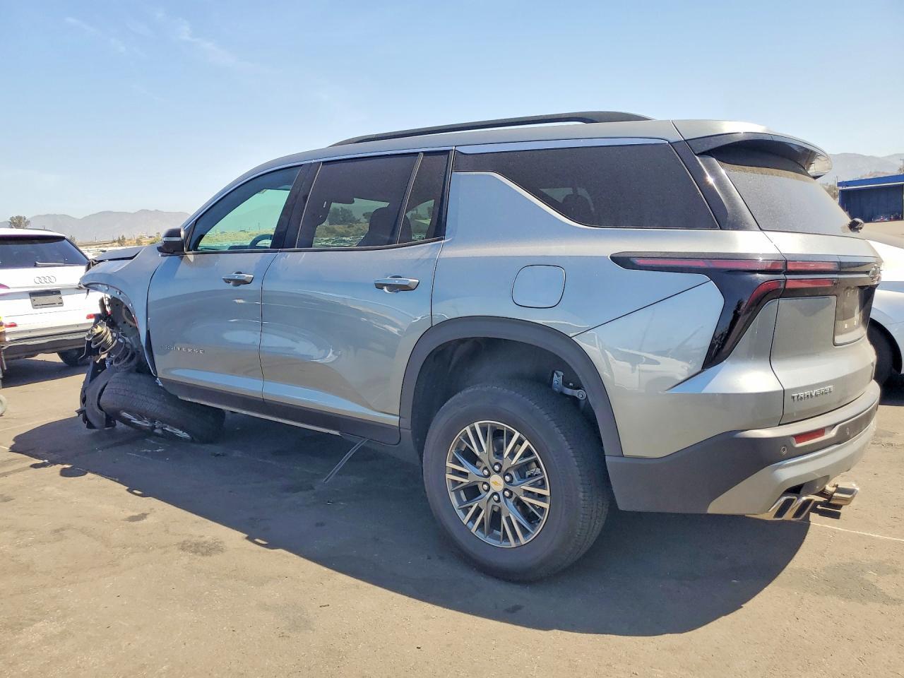 2025 Chevrolet Traverse Lt - Image 2