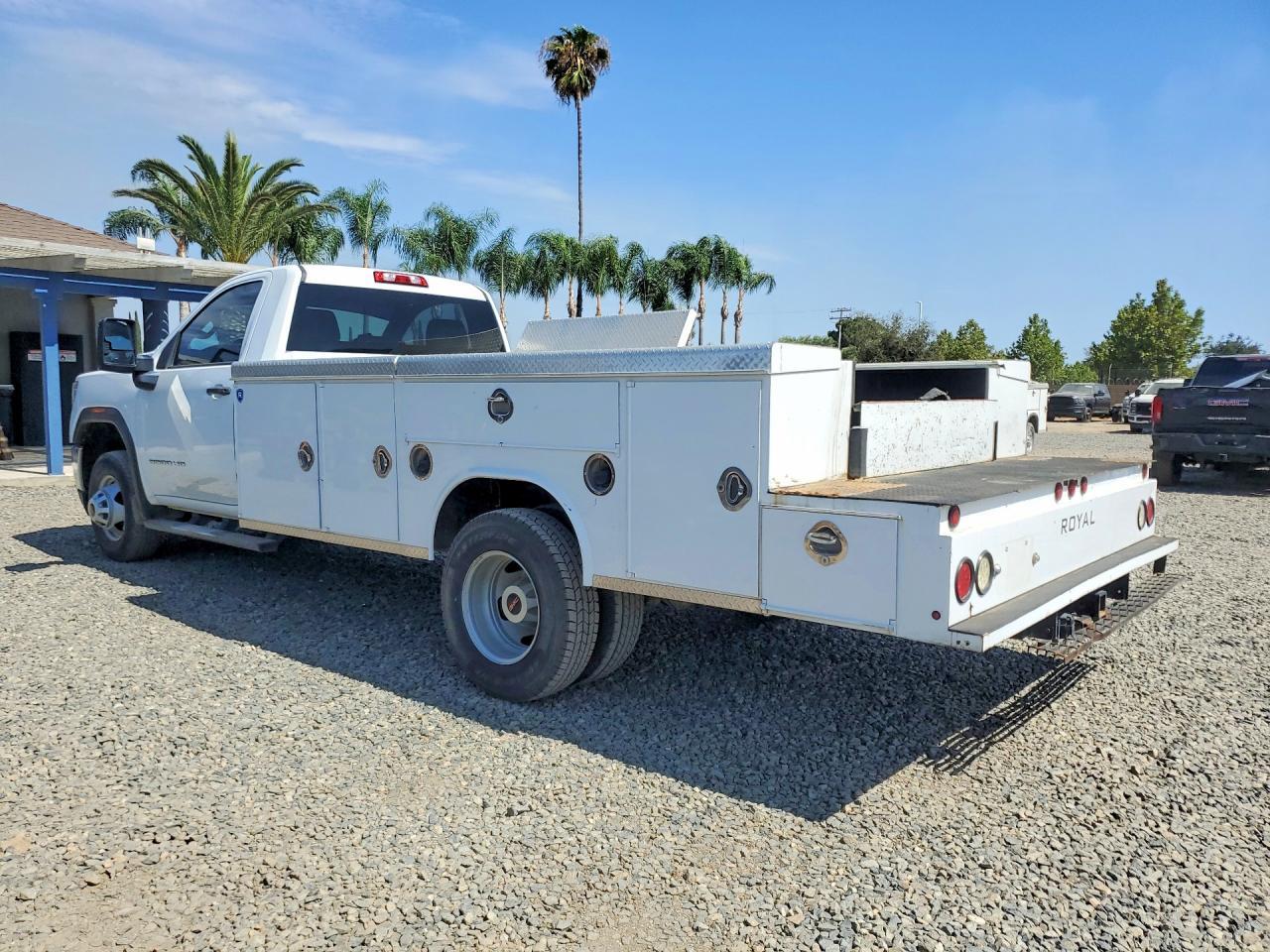 2020 GMC Sierra C3500 - Image 2