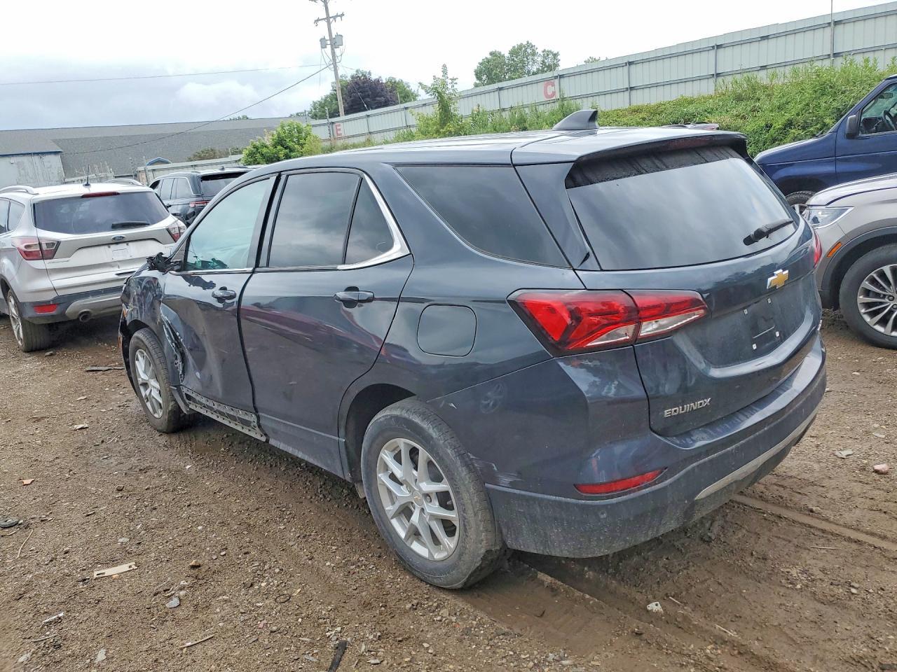 2022 Chevrolet Equinox Lt - Фото 2